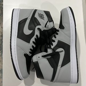 High top sneaker mens size 11 from DH